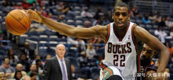 意媒：国米中卫缺乏回追速度，齐沃想用比塞克弥补这一点