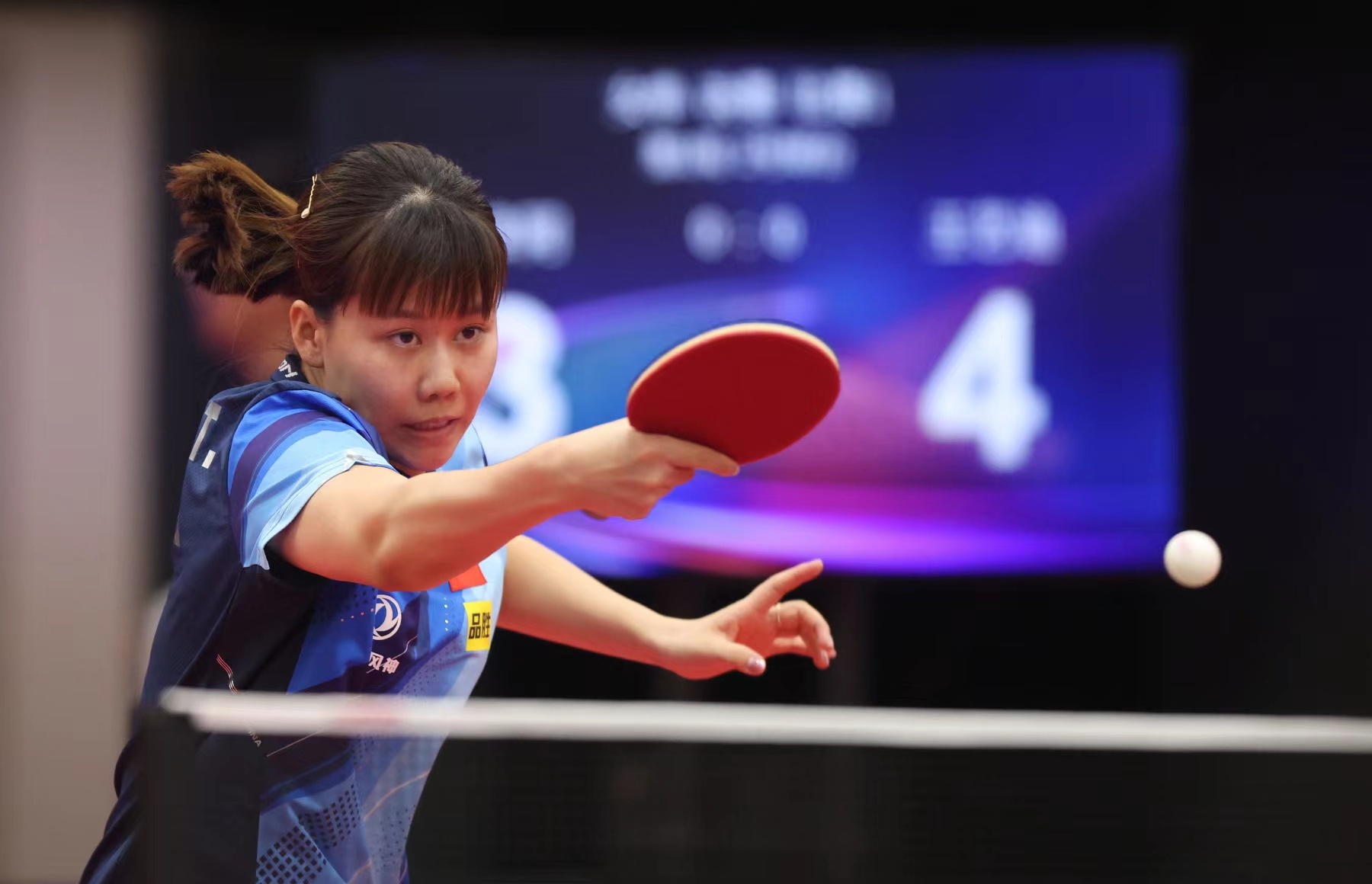 替补席上的 替补席上的